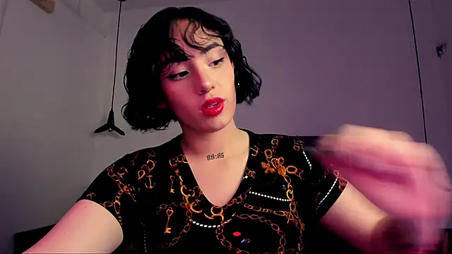 Kiara Fox   online show from May 1, 9:07 pm