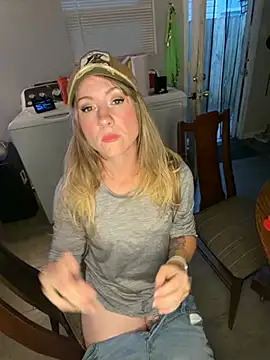 alluringpixie online show from May 6, 11:42 pm