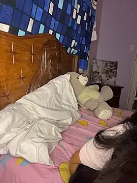  Laurentt  online show from March 7, 9:05 am