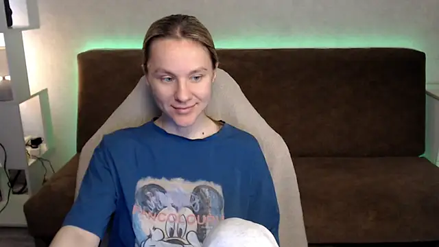 MiaBun1 online show from May 12, 3:37 am