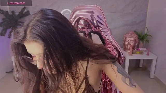 miss devil s online show from May 16, 3:53 am