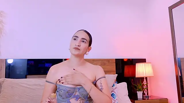 LucyHanks online show from May 14, 2:34 pm