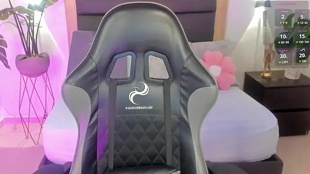 nerea swan online show from December 19, 3:10 am