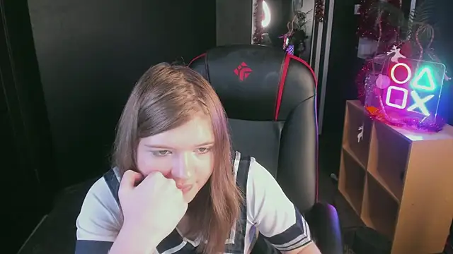 Lolly Dollly online show from January 8, 4:44 pm