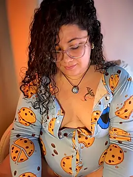 VanesssaMilf  online show from May 26, 7:29 am