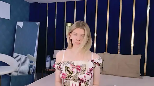 Vivien Hans online show from May 24, 8:41 pm