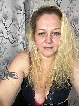 JenniferCarmen online show from March 15, 9:11 am