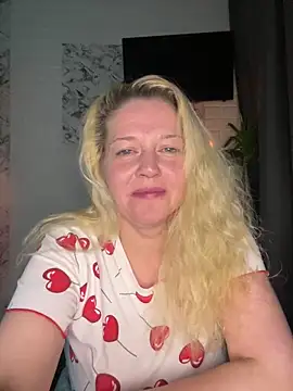 JenniferCarmen online show from February 8, 12:36 am