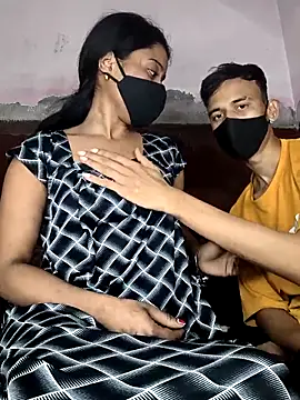 couplegk71 online show from February 14, 12:34 am