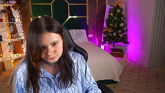 Oliviia Rose online show from January 5, 10:35 pm