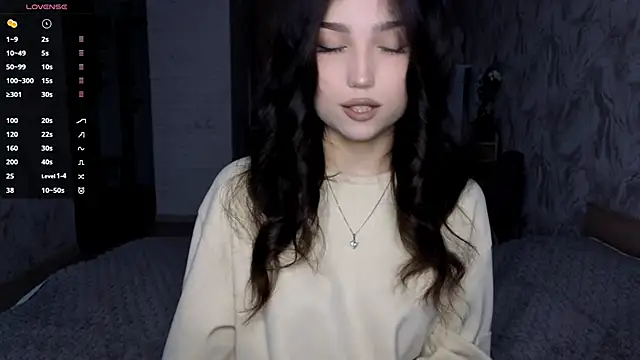 Qwami Amie online show from May 15, 9:01 am
