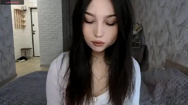Qwami Amie online show from May 20, 10:34 am