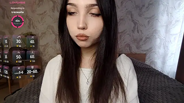 Qwami Amie online show from March 28, 12:37 pm