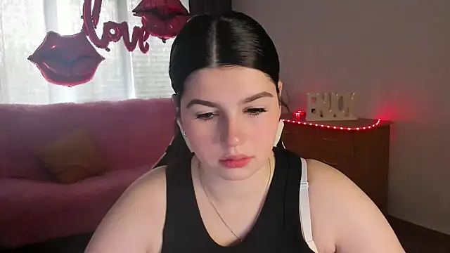KisaModel online show from May 8, 1:53 am