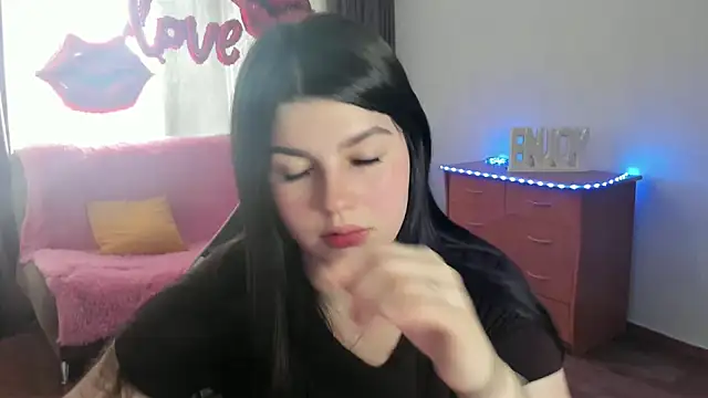KisaModel online show from May 1, 7:33 am