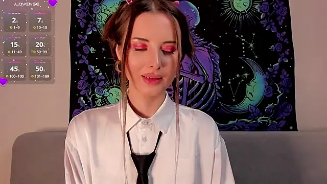 XxxCosmicBitch online show from January 7, 4:43 pm