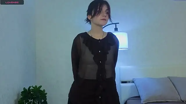 NyraVesperis online show from April 6, 6:36 am