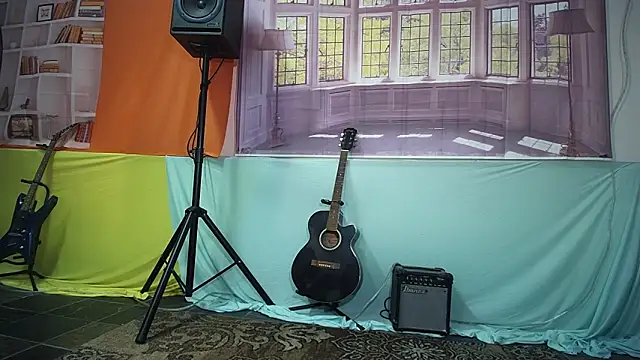 moghelslay online show from February 9, 8:00 pm