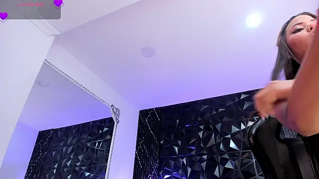 AriadnaLoren online show from May 14, 4:51 am