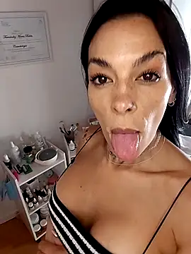 dulcemorela83 online show from February 18, 5:12 pm