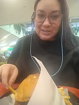 sharon G online show from May 24, 6:40 pm