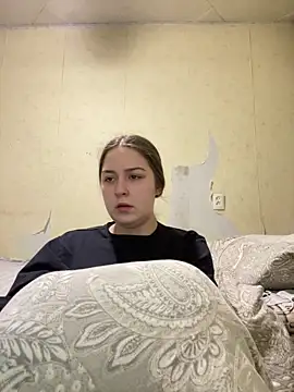 Yaseniya  online show from March 28, 9:46 pm