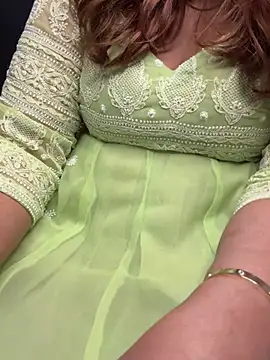 butterflyslay online show from February 3, 2:53 am