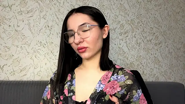 Marry Fantasy online show from December 19, 3:32 am