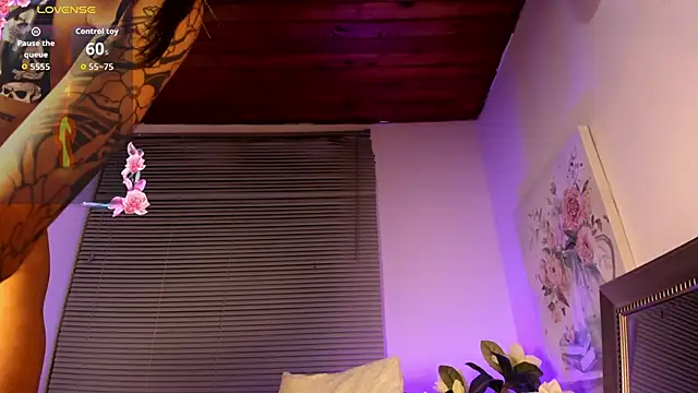 emily burton18 online show from May 13, 12:00 pm