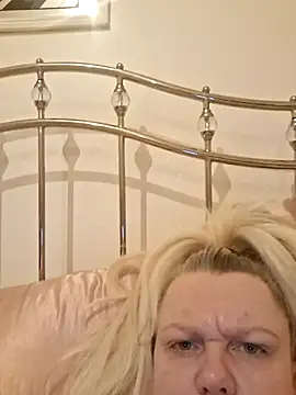 Maralyn-Moree online show from January 11, 11:43 pm