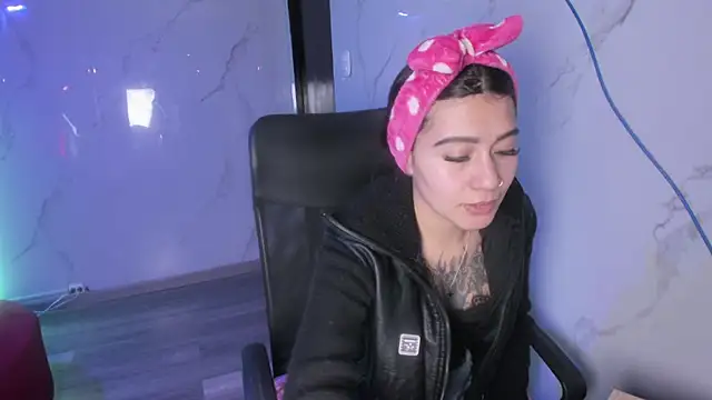 MiaFox 03 online show from April 6, 2:29 pm