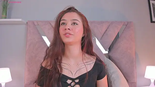 Amelia Saenz  online show from February 18, 7:35 pm