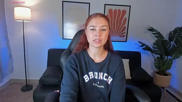 Amelia Saenz  online show from May 8, 8:32 pm