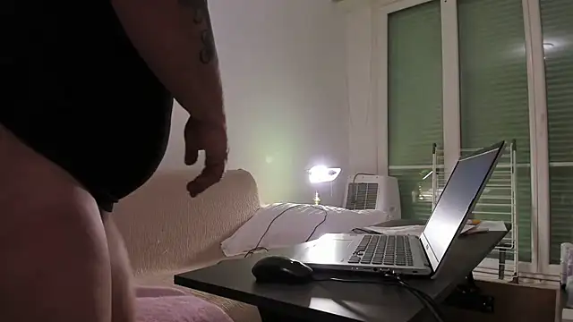 tantriquegirl06 online show from March 5, 12:50 am