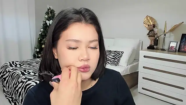 Brunette Charm online show from January 10, 11:04 am