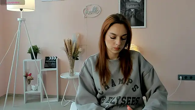 CorinneRomag online show from January 12, 8:08 am