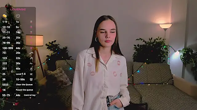 KarriVoisinet online show from December 21, 1:10 am