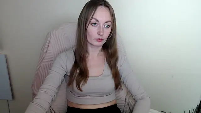 LiaSeass  online show from April 28, 12:20 pm