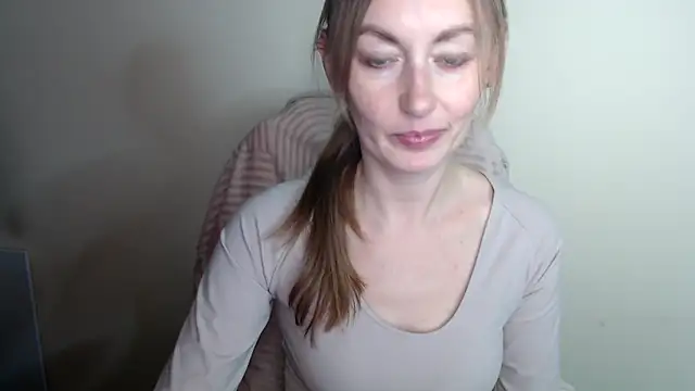LiaSeass  online show from May 9, 1:57 pm