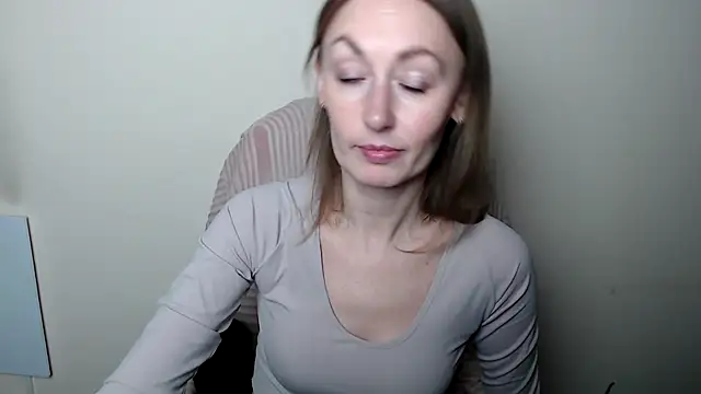 LiaSeass  online show from March 28, 1:21 pm