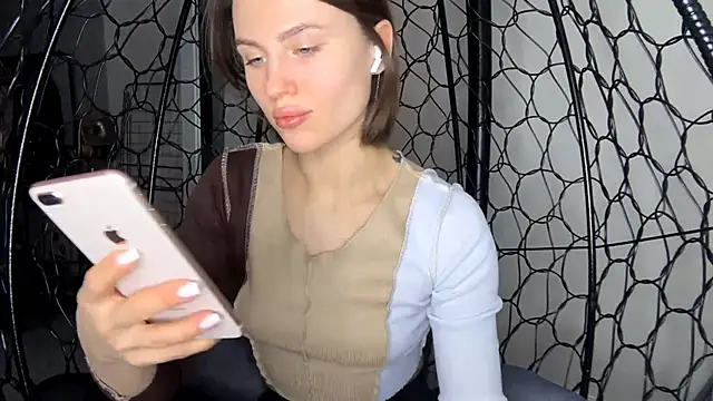 JoleneCutforth online show from January 9, 8:24 pm