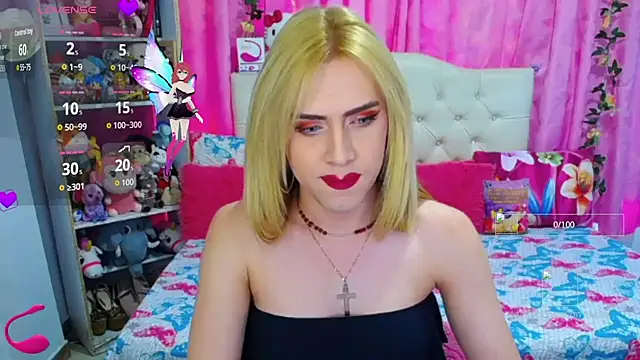 Snapshot of golden_girl01 chatting on September 16, 6:16 pm golden girl01 online show from September 16, 6:16 pm