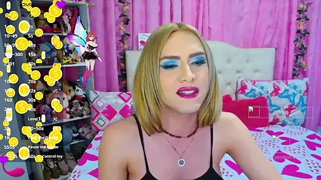 Snapshot of golden_girl01 chatting on October 7, 12:26 am golden girl01 online show from October 7, 12:26 am