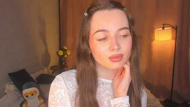 YvonneRobes online show from March 29, 7:35 pm