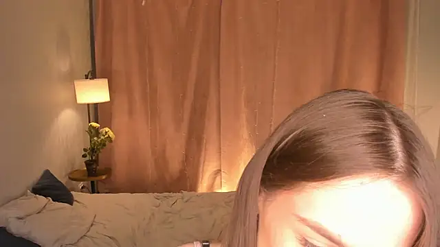 YvonneRobes online show from March 21, 7:30 pm