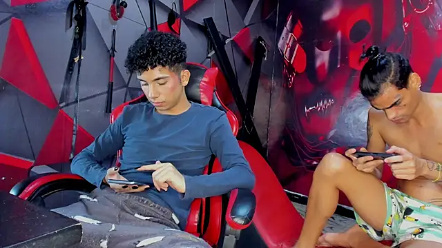 Hot Boys Without Limits online show from December 22, 4:37 am