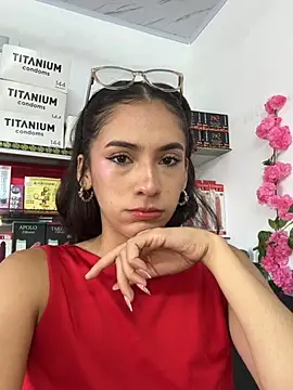 lunaluxury22 online show from February 13, 2:51 pm