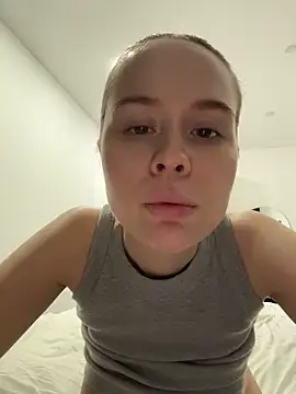 Nicole Loving online show from December 17, 9:52 pm