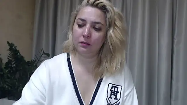 sweetpussy13 online show from October 18, 6:16 am