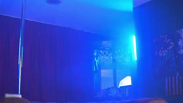 AstridVex online show from February 18, 8:30 pm